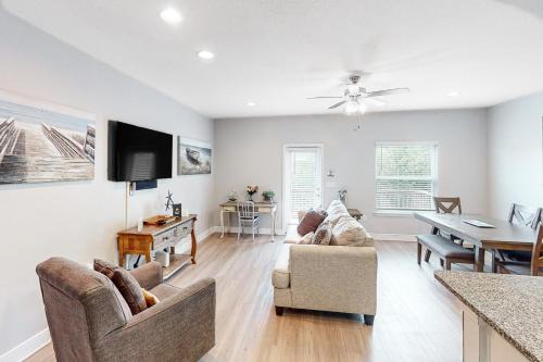 Thomas Drive House | Getaway at the Hathaway