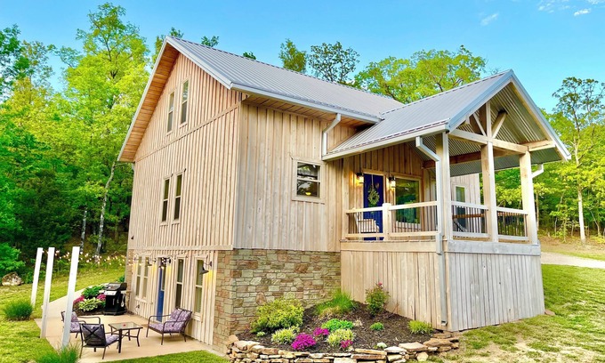 Harrison House | Getaway in the heart of the Ozarks