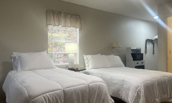 Waynesboro Hotel | Getaway to Owls Nest Room 41