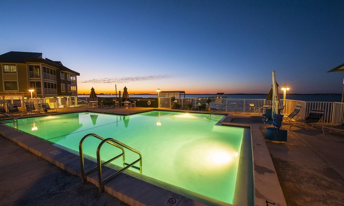 Pensacola Beach Condo | Getaways at Soundside Holiday Beach