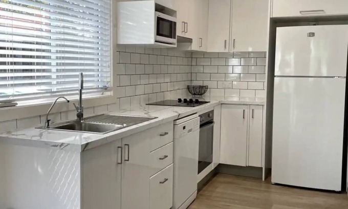 Booker Bay Cabin | Gettalong at Ettalong!