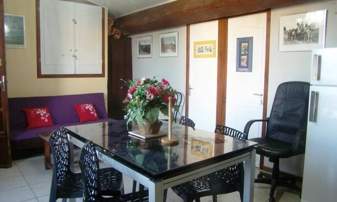 Saint-Hippolyte Apartment | Gîte* 70m² with terrace, air-conditioned, terrace and close to the sea.