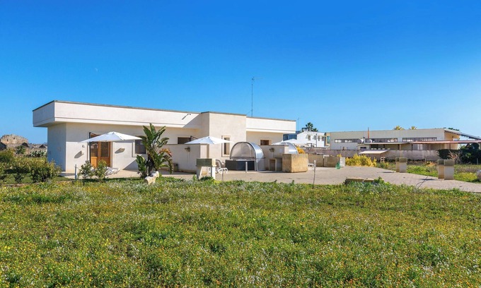 Caprarica di Lecce Apartment | Giardino dei Gelsi - Bilo Jacuzzi by BarbarHouse