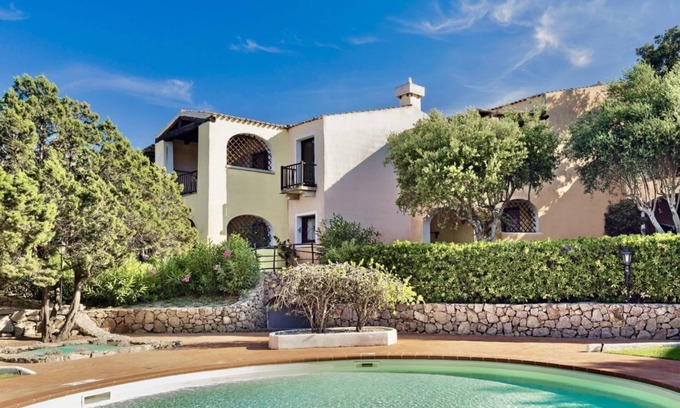 Liscia di Vacca Apartment | Giardino degli Oleandri two-room apartment sleeps 2, WIFI, A.C, 350 mt. from the sea