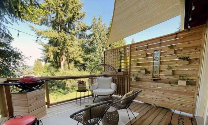 Gibsons House | Gibsons Landing Pad - 1 Bedroom Suite
