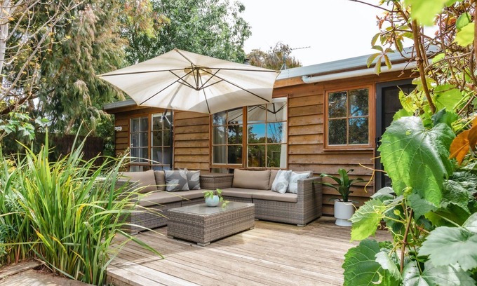 Shoreham House | Gigi House - Take a leisurely 600-meter stroll to the breathtaking beach waiting to be explored.
