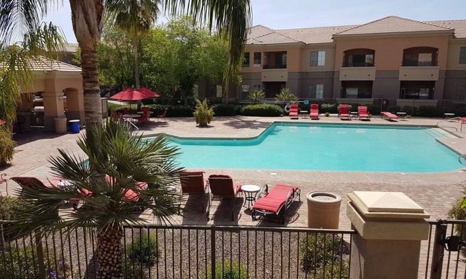 Gilbert Condo | Gilbert/Mesa Luxury Resort Condo - 2 Pools, Spa's, Gym, BBQ's, Business Centre
