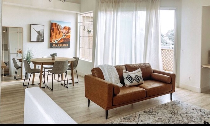 Val Vista Lakes Villa | Gilbert Oasis in Val Vista Lakes, great location, freshly remodeled 2bdrm 2 bath