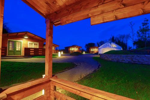 Kinnitty House | Giltraps Townhouse & Glamping