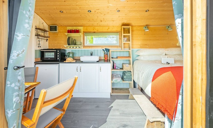 Howlett End House | Gin and Toffee is a beautifully restored railway carriage nestled in Thaxted