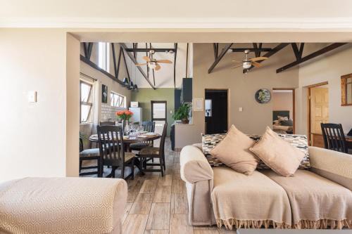 Pretoria House | Ginger Barn Retreat - 1km from Menlyn