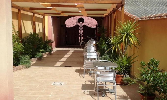Cabras House | Gioia Guesthouse