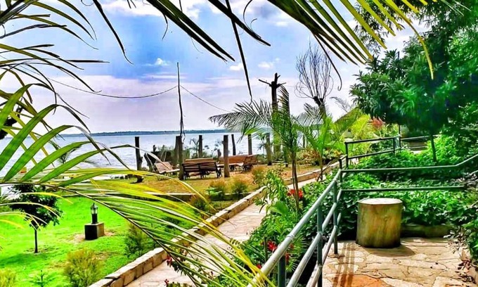Pakwach Hotel | Gipir and Labongo Safari Lodge Ltd