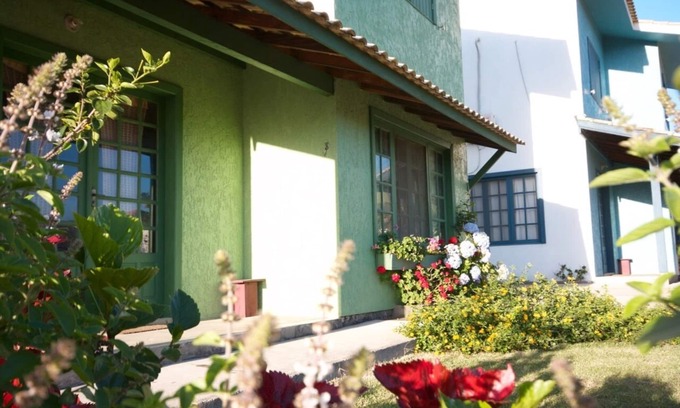 Garopaba House | Girassóis Condominium - Casa Verde (Close to everything - No pets allowed)