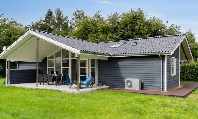 Hoeve Strand House | "Gisl" - 1.3km from the sea by Interhome