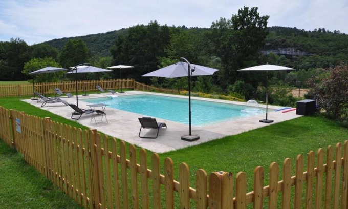 Les Eyzies House | gite les 7 frerès 4 person with swimming pool