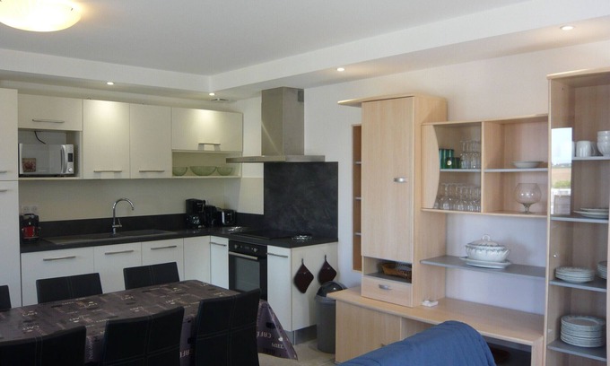 Epieds-en-Beauce Cottage | Gite Épieds-en-Beauce, 4 bedrooms, 8 persons