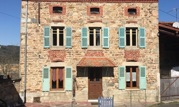 Saint-Jean-Saint-Gervais House | Gîte 100 m2 with enclosed grounds, walks from the hamlet in the Issoire sector
