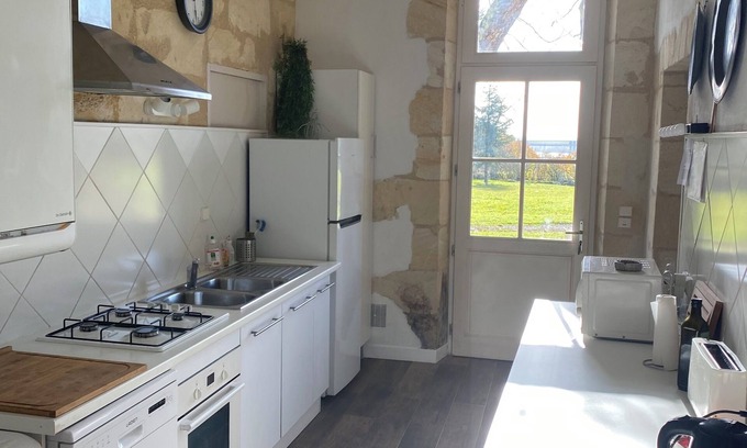 Cubzac-les-Ponts House | Gite Bellevue. An unobstructed view of the Dordogne!