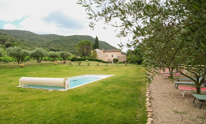 Bedarieux House | Gite Cabernet 8 Personnes - La Grange des Aurièges - Piscine et Mini-ferme