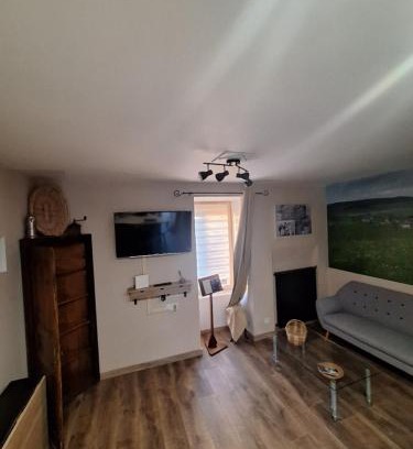 Saint-Georges-de-Mons House | Gite chez Alice et Marcel