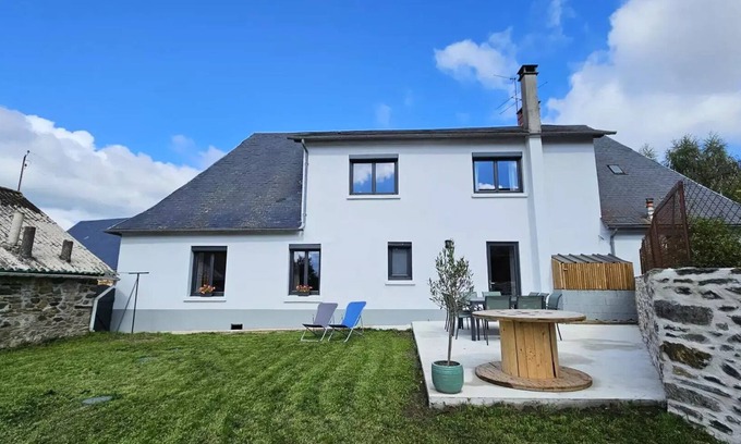 Salon-la-Tour Villa | Gite de France 6 Personen