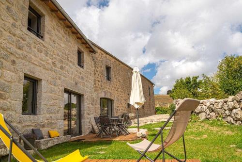 Saint-Laurent-de-Muret House | Gite des amandines