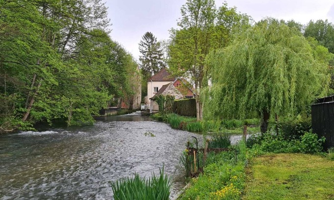 Cosne-Cours-sur-Loire House | Gite du Moulin in the countryside