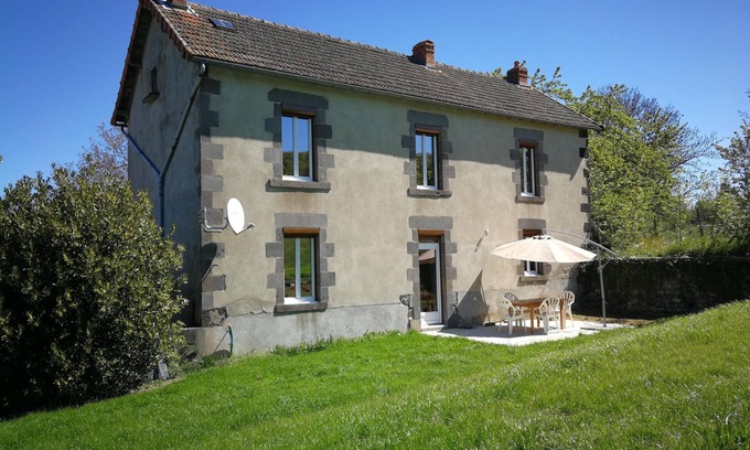Manzat House | Gite du Montel, north of the Auvergne volcanoes natural park