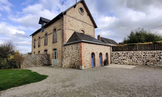 Marigne-Peuton House | Gite du Moulin - 6/8 Places