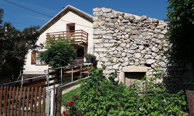 Saint-Julien-en-Beauchene Cottage | GITE 6 PEOPLE FOR MOUNTAIN HOLIDAYS