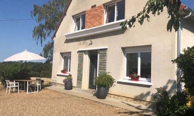 Ponce sur Le Loir House | Gîte in the countryside, views over fields and forest, spacious and serene, peace and quiet guaranteed.