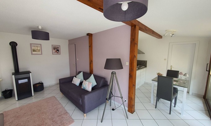 Soultzeren Cottage | Gite "L 'ARAUCARIA" by the pool at DOMAINE "La Villa Moraine" Munster