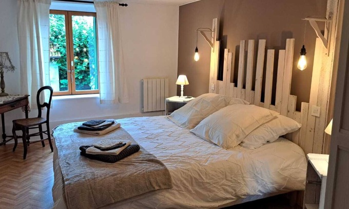 Forges-les-Bains House | Gite L'atout Charme au Centre de Bains les Bains