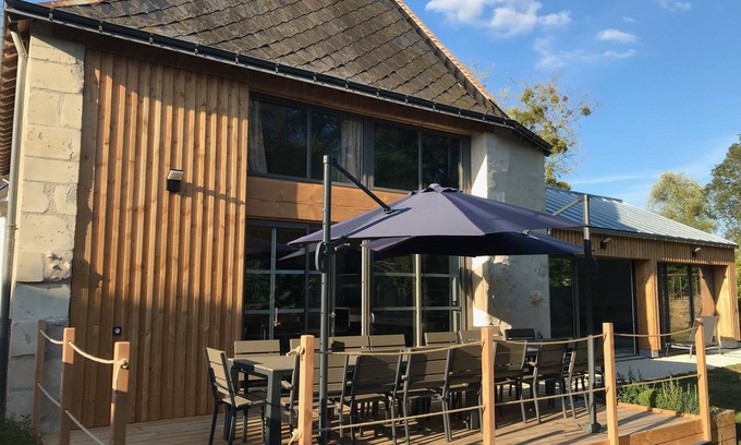 Cheille House | Gite l'Hermine, 15 pers, heated indoor pool, RDC PMR, enclosed garden