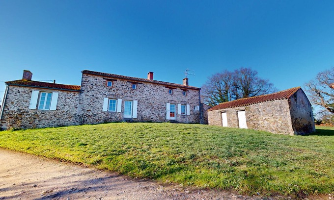 Saint-Julien-des-Landes Ski Chalet | Gite La Dodinière 6 personnes