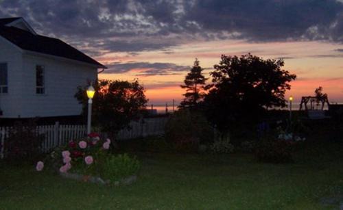 Sainte-Anne-des-Monts Bed & Breakfast | Gite La Ptite Falaise hébergement touristique