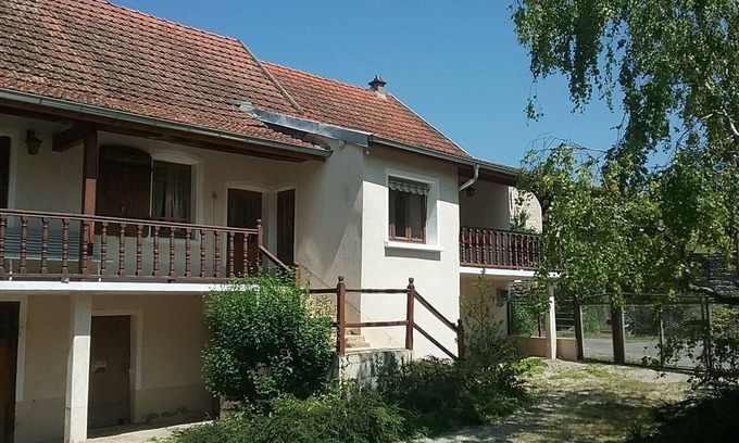 Laives Cottage | Gite le Clos du bief ideal for family or friends