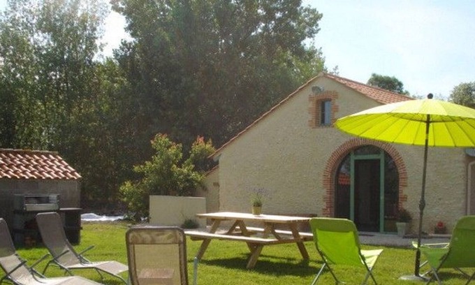 Le Perrier Cottage | Gite Le Perrier, 3 bedrooms, 6 persons