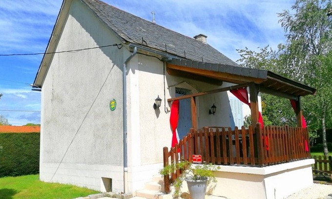 Pleaux Cottage | Gite Pleaux, 2 bedrooms, 5 persons
