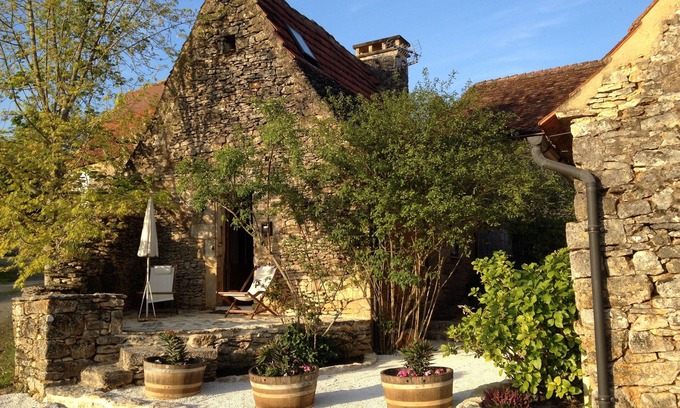 Castels et Bezenac House | Gite rental L'Ostalet stone house in black Perigord, Sarlat