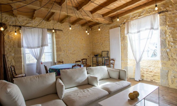 Saint-Pierre-de-Chignac Cottage | Gite Saint-Pierre-de-Chignac, 2 bedrooms, 5 persons
