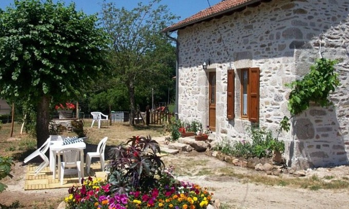 Sansac-de-Marmiesse Cottage | Gite Sansac-de-Marmiesse, 1 bedroom, 3 persons