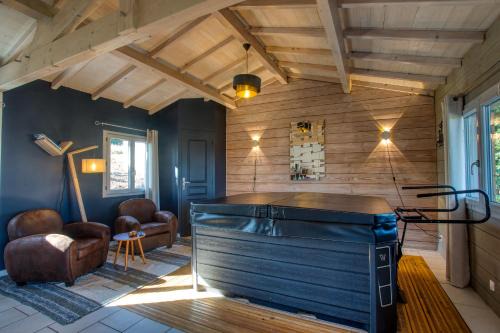 Saint-Cybranet Ski Chalet | gite&spa privatif -le bois de la pause-