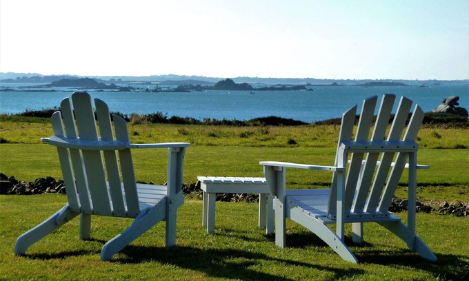 Plougasnou House | Gite "TY LOUZOU" Panoramic Sea View Bay of Morlaix