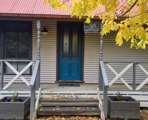 Macclesfield House | Giyabwe Cottage