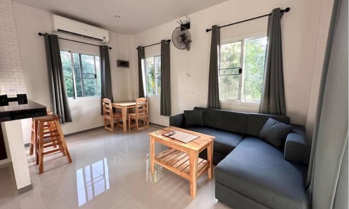 Ko Pha-ngan House | Gizem’s Coconut Lane Oasis