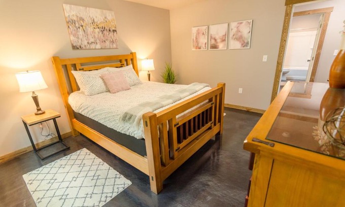 Gateway House | Glacier Suites #1