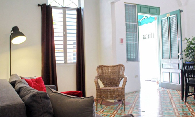 Ponce Centro Apartment | Gladiolas 1101