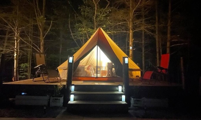 Frontenac Cabin | Glamorous Camping on a Hilltop